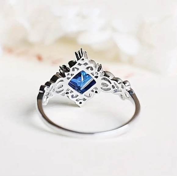 Blue Gemstone Ring - Picture 3 of 3